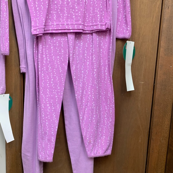 ⬇️⚠️⬇️New set of 2 size 10 girls “ lil bratz “ pjs - Picture 4 of 4